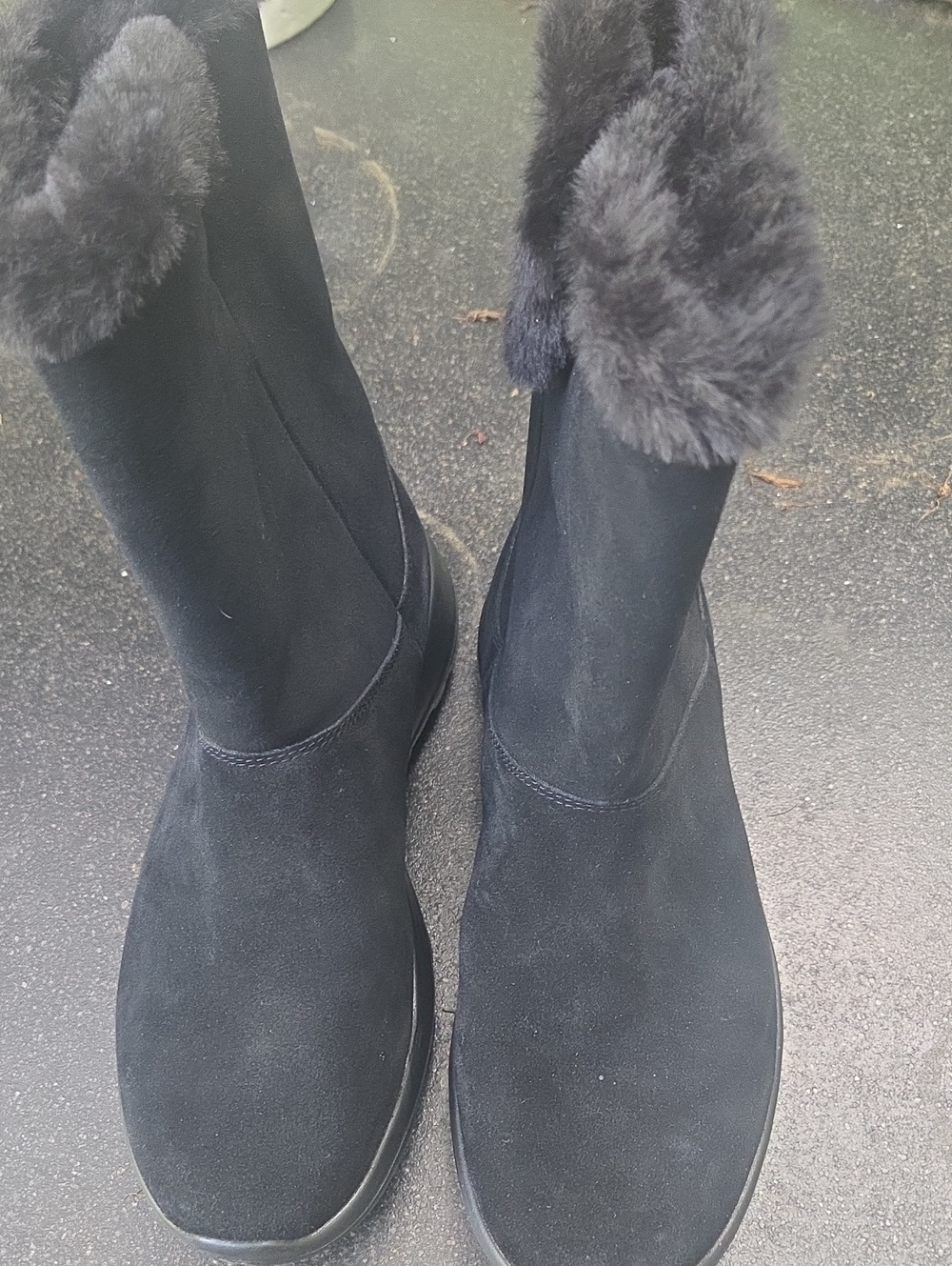 Skechers Black Faux-Fur Suede-Look Winter Boots